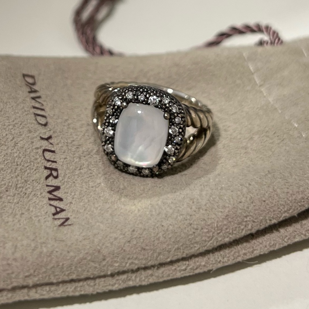 Authentic David Yurman cushion moonlight ring 💍 size 7